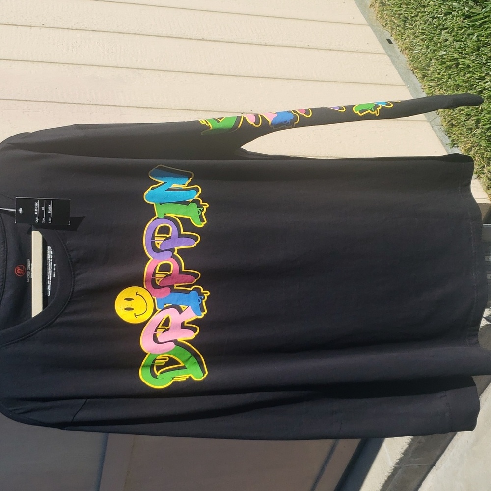 Men's black tshirt